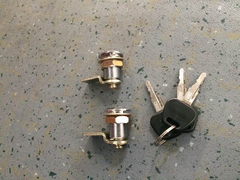 Inner luggage door lock; 6107H (one unlock and two locks, one set of locks for the whole vehicle)-1