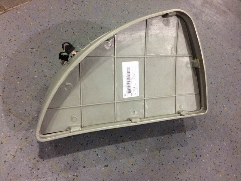Right luggage rack front storage box 6127H-2