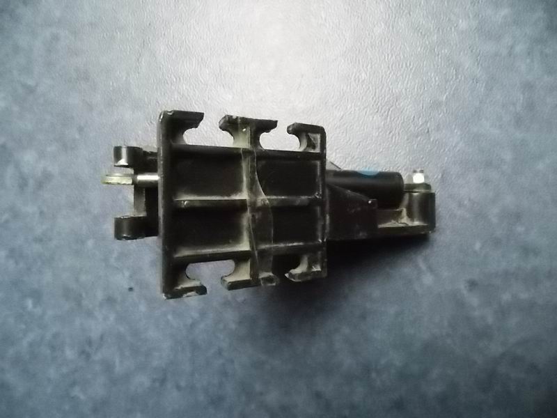 Luggage rack cover rotating left bracket-1