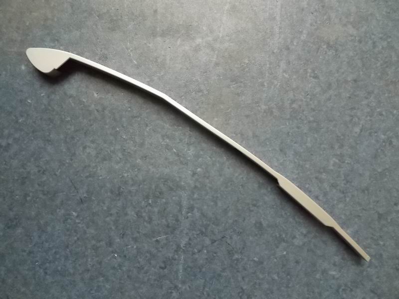 Interior head, silver grey on the right front of the luggage rack