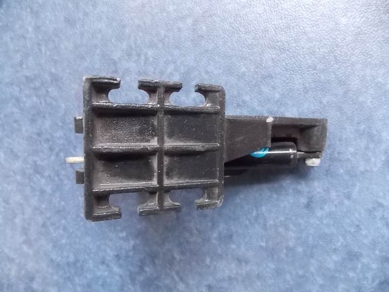 Luggage rack cover right bracket assembly-1