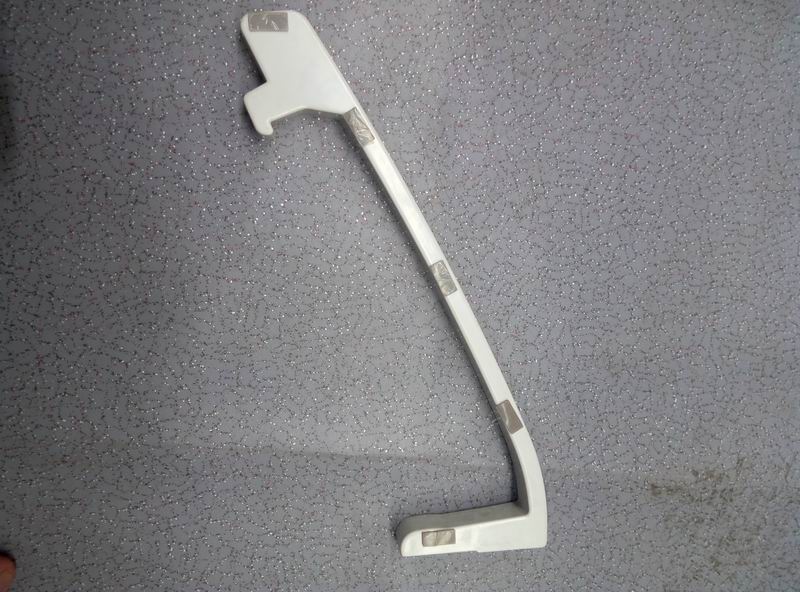 Правая задняя часть багажника; 6117H2