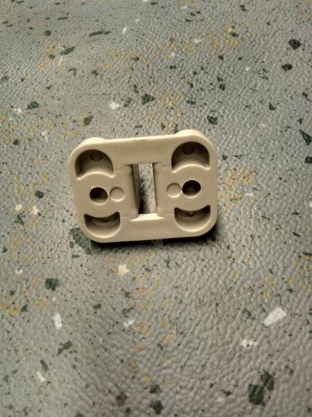 Luggage rack partition support; 6126HQ7-1