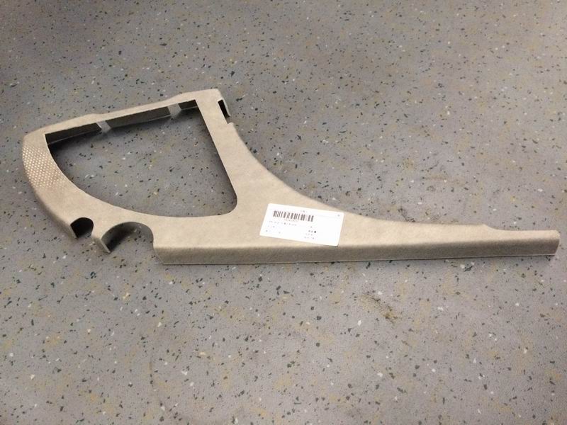 Air duct right front seal plate 6127H linen