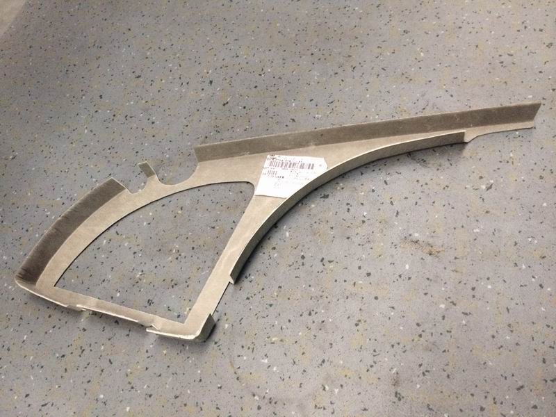 Air duct right front seal plate 6127H linen-1
