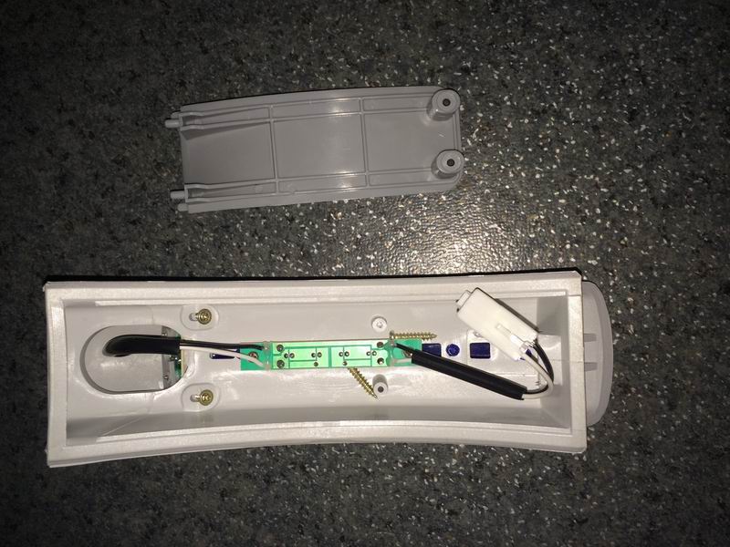 Ножки багажника покрашены серебристо-серой металлической краской. 6122H9 синий свет-1