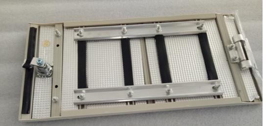 The right hanging board