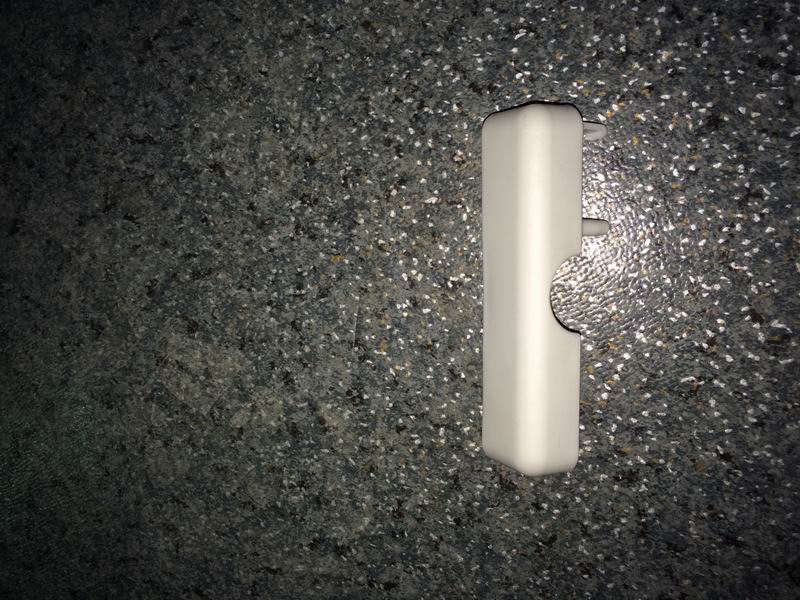 Luggage rack soft-packed iron hanging rack top buckle cover; 6131; Rhine white