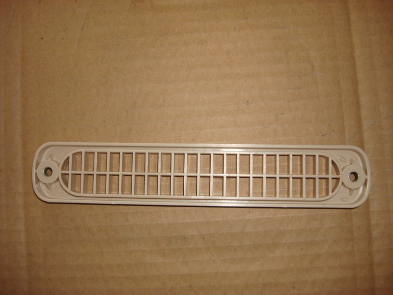 Long strip defrost wind mouth (ivory white) is replaced with 5805-09112