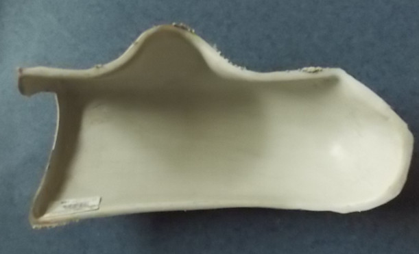 Front top right seal