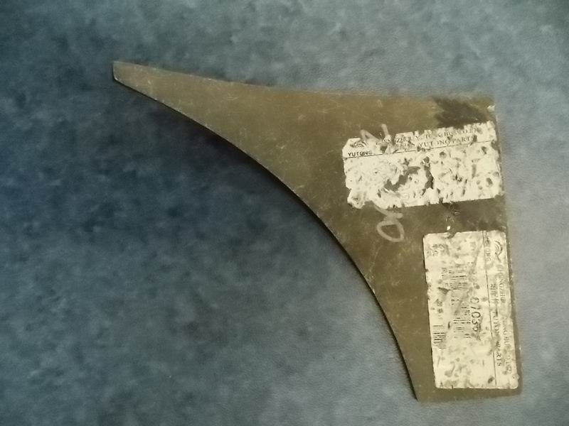 前风挡左下止口-1