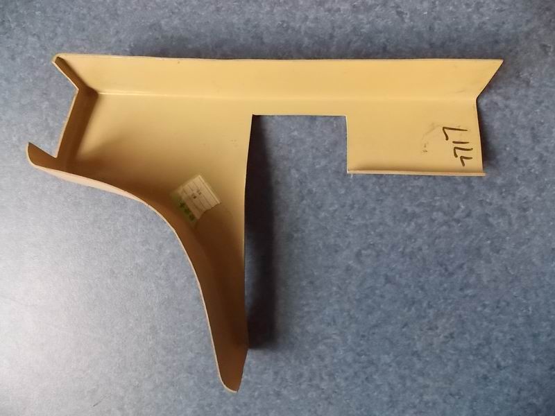 D Decorative parts of the front windshield lower left (same as 5805-06044)