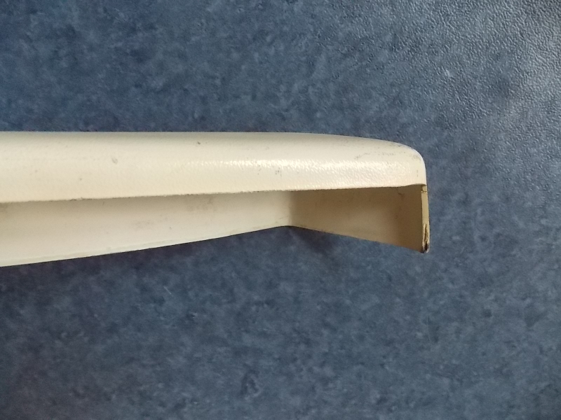 Right rear inner lower corner decoration parts (same as 5805-05814)-1