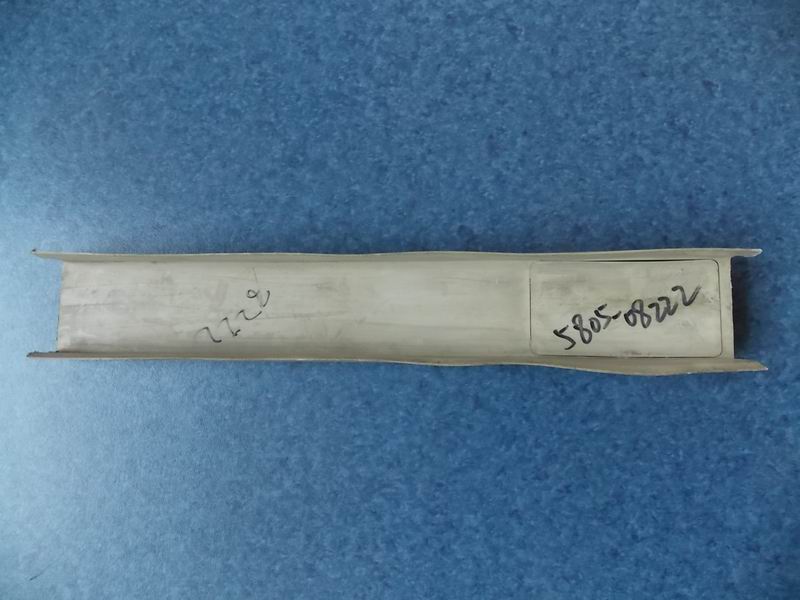 D Lower side window column decoration parts (hollow glass)