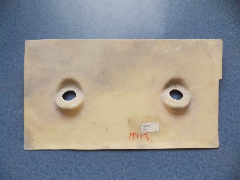 D Нижняя передняя верхняя отделка (правая сторона), 6122HW9