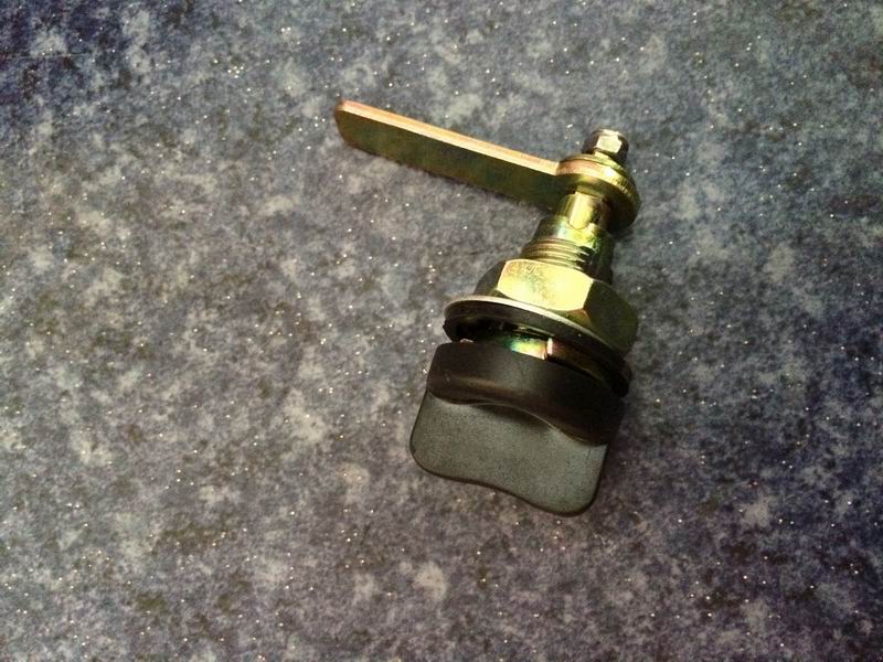 For maintenance port lock plug-in type maintenance port-1