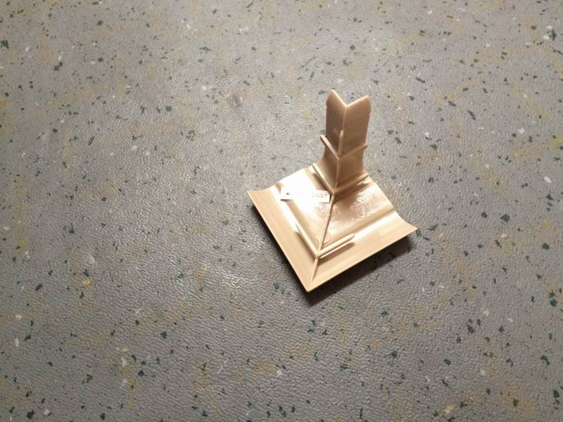 90-degree angle head under the window frame 6118H beige injection molding