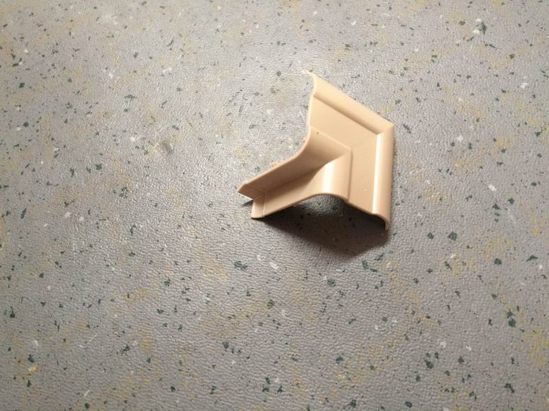 90-degree angle head under the window frame 6118H beige injection molding-1