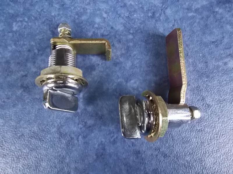 Замок для сервисной двери задней крыши школьного автобуса