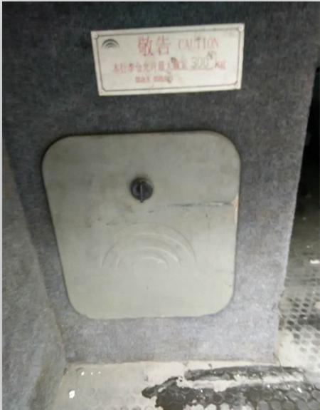 ( 49 ) Смотровая крышка (двухслойные клейкие ленты с маркировкой Yutong)