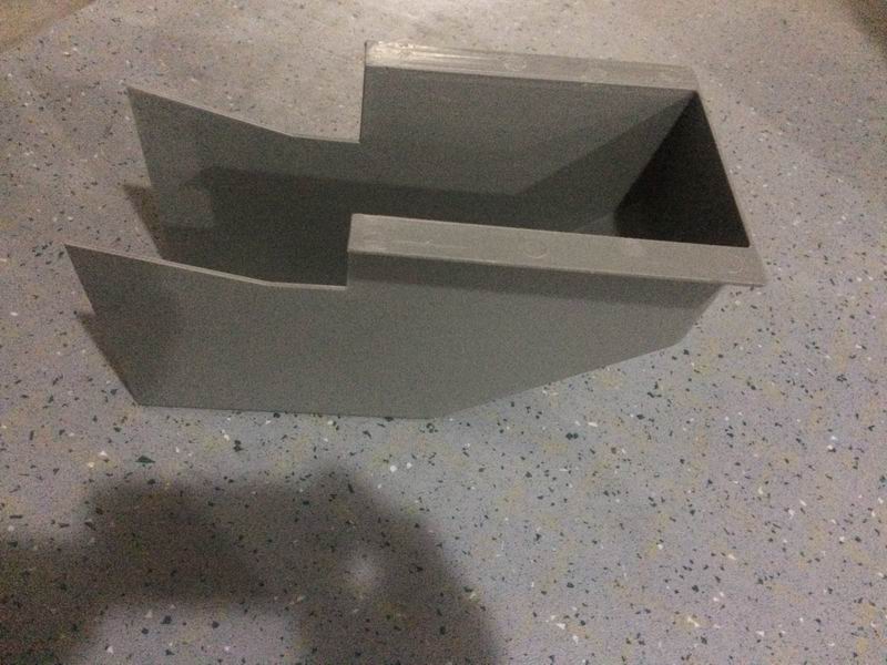 Middle door step harness shield (step slant surface) (90/Q80)-1