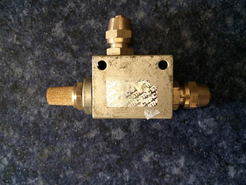 Pneumatic sliding door tee-way valve (QV-06)-1