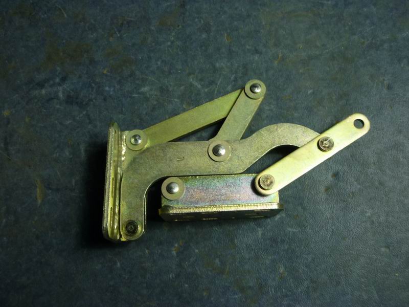 Rear hatch six-link hinge-1