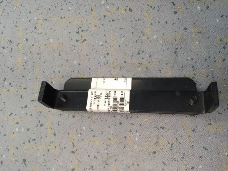 Четырехрычажный шарнирный узел