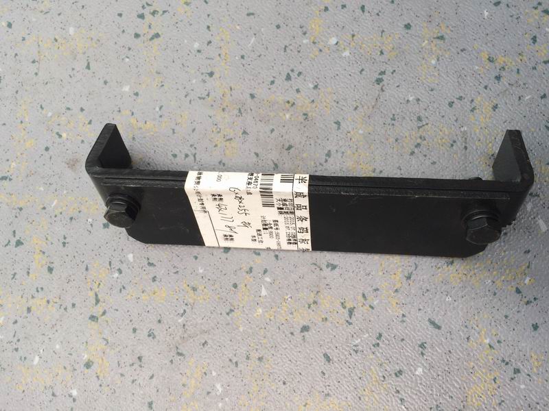 Четырехрычажный шарнирный узел-1