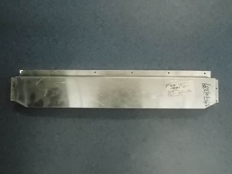 Обшивка двери двигателя