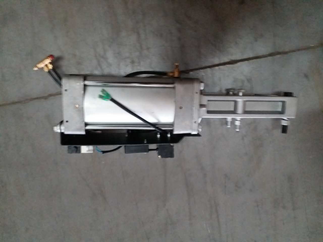 Pneumatic sliding door cylinder assembly-4