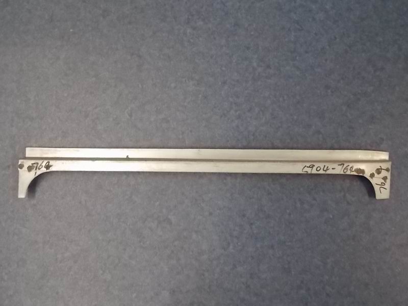 D vertical stop on the right-1