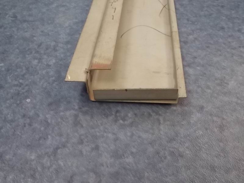 The upper stop assembly of the fourth cabin door on the left-2