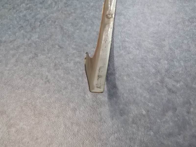 D vertical stop of the driver's window door under the cabin door (2)-3