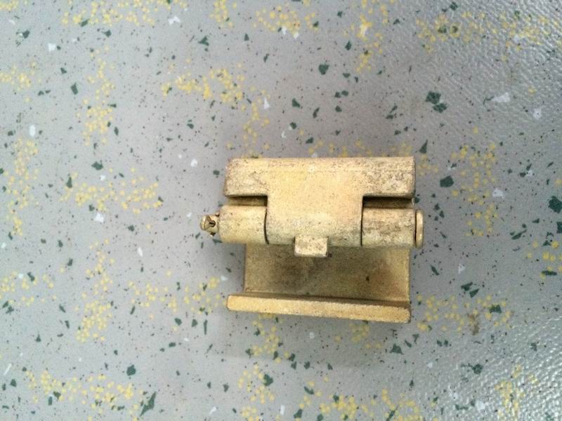 Rotary shaft side hatch hinges-1