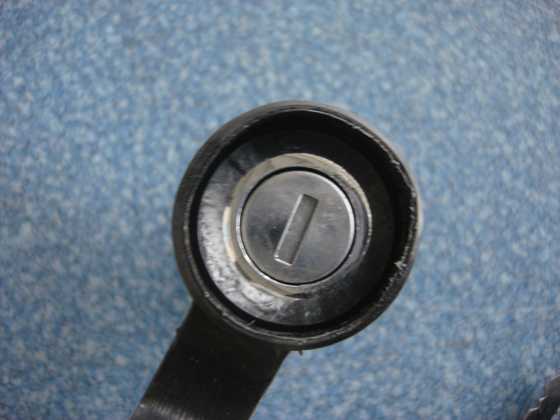 D 1 open 2 fuel tank small lock-1