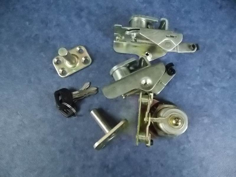 Rear door lock, deleted, same as 5940-00458