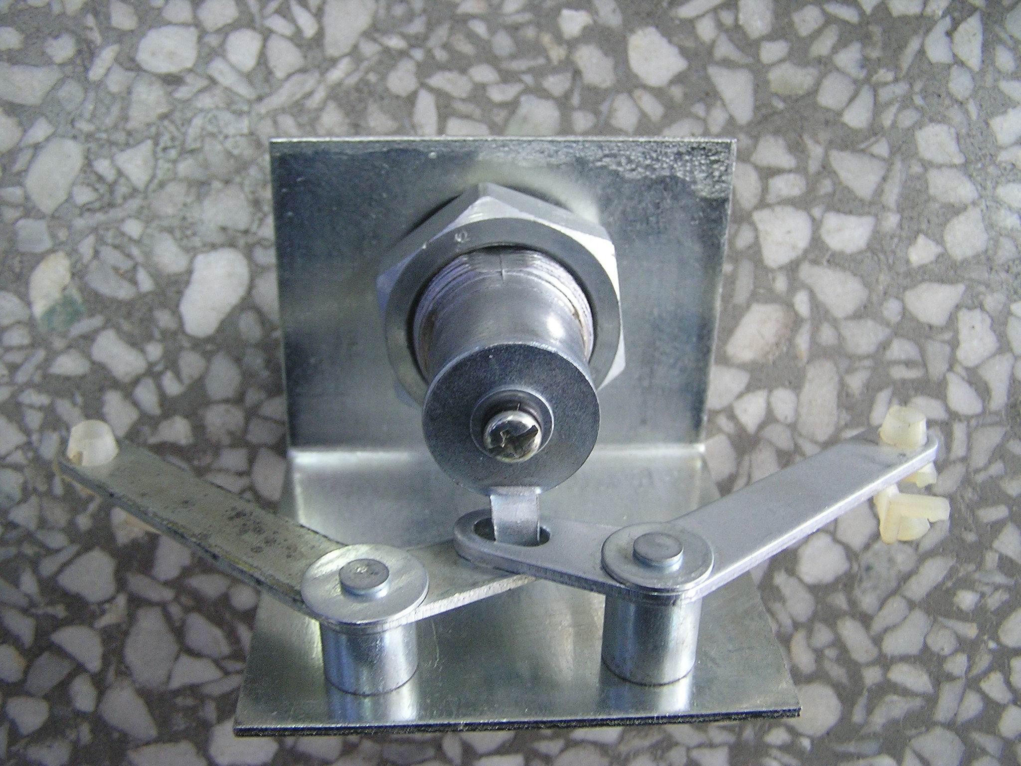 Rear door lock opens (JQ220)-1
