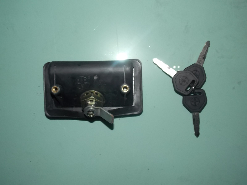 Side door lock opens (JQ012)-1