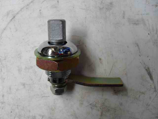 Button lock for rear top (only change the lock tongue size compared to 5940-00512)