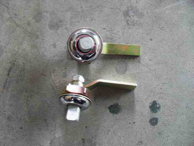 Access door button lock