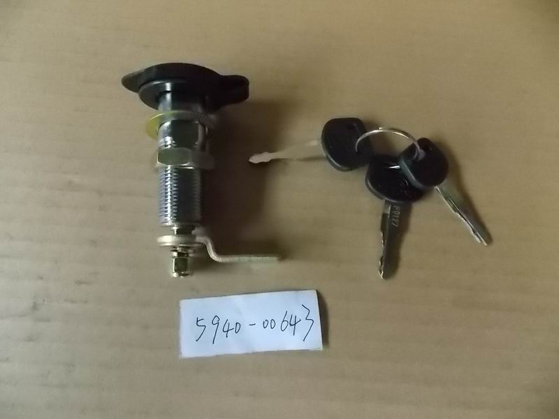 Simple hatch lock (lock core lengthened)