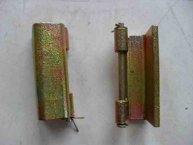 Rotary shaft side hatch hinges