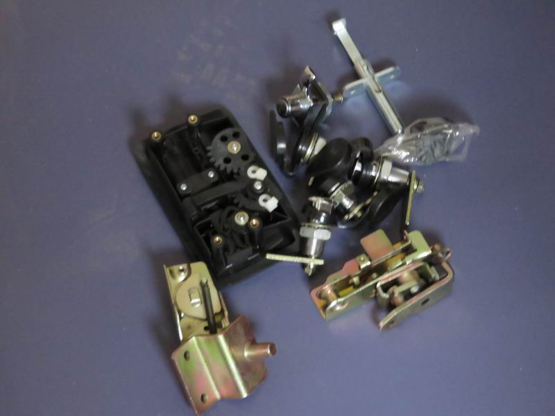 Д 6121WD дверной замок (1 открыт 13 , один ключ на весь автомобиль)