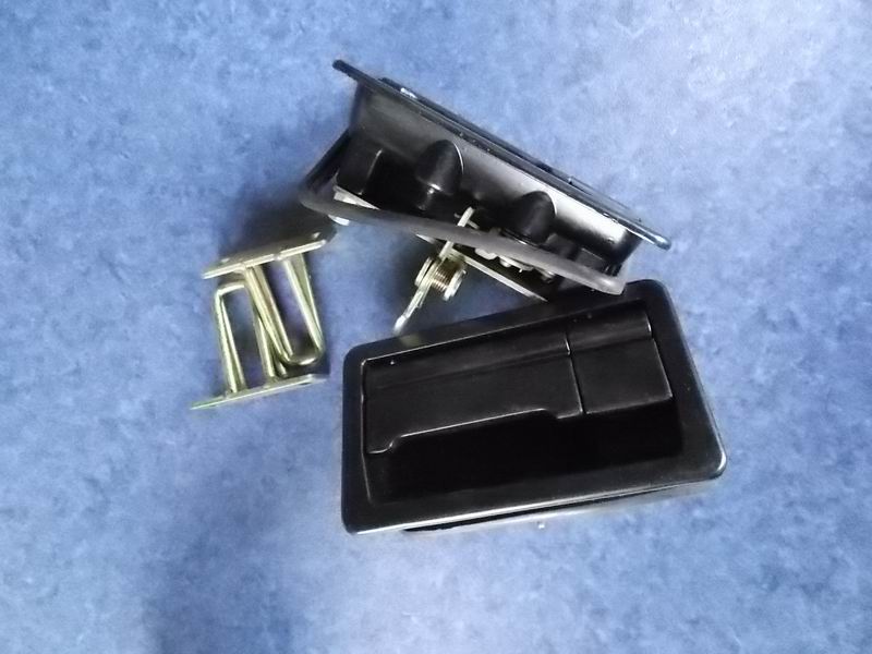 Д 6737D Дверной замок (1 открытая 4 двойные внешние распашные двери, уменьшающие двери резервного люка)