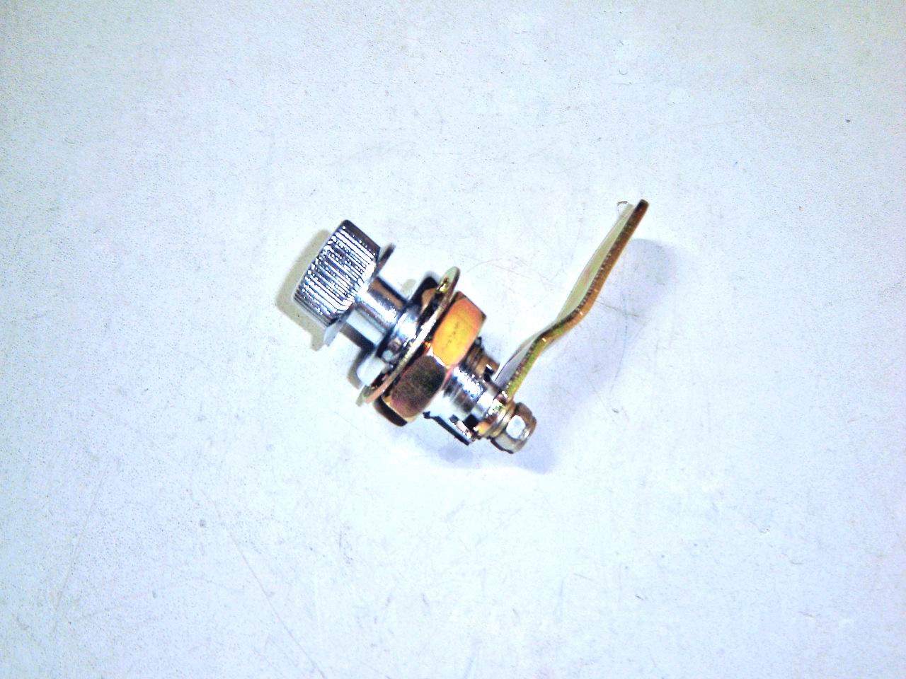 Button lock for access door (AL165A)