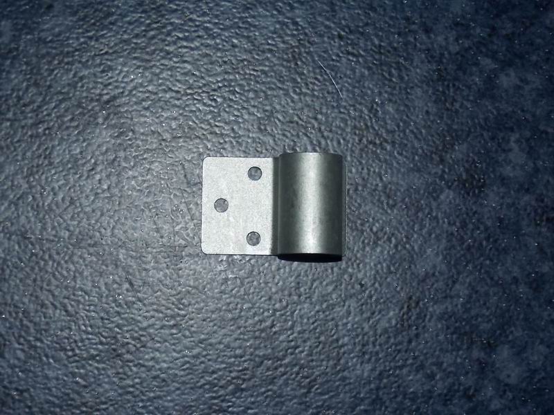 Steel hatch door support clip-1