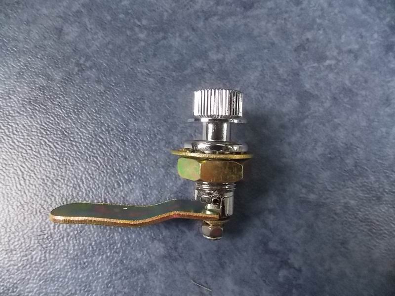 Push button lock for rear top maintenance door (AL165A, lock plate upward)