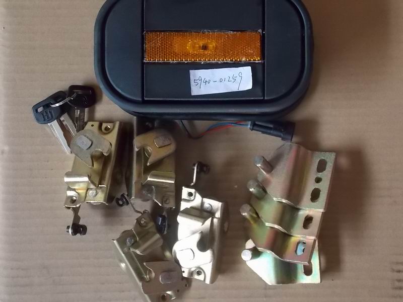 Oval four-point lock; spray plastic