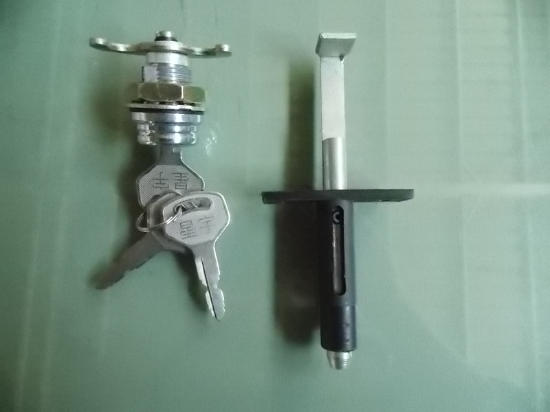 Passenger door lock (JQ410) opens and one-1